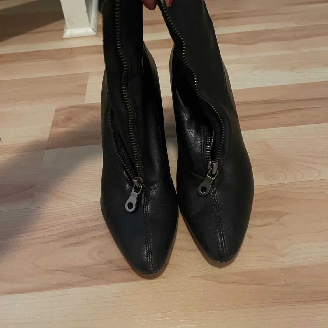 Zara stövlar med blixtlås fram  - 91