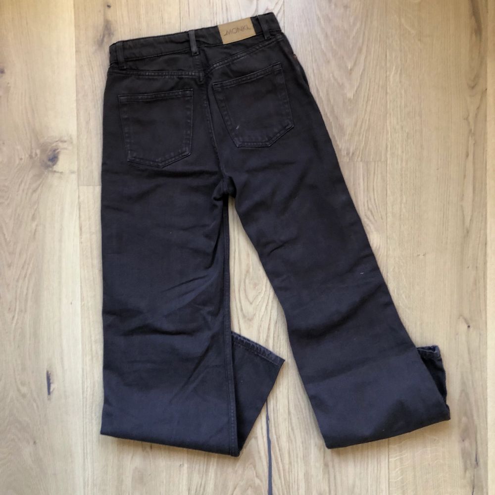Bruna yoko jeans från Monki! . Jeans & Byxor.