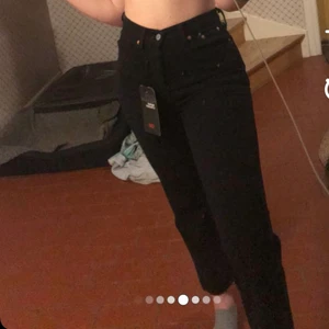 Levis jeans, wedgie straight - Säljer ett par Levis jeans då jag växt ur dem. Väldigt fina i kvaliten🥰