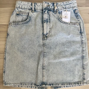 Kjol  - Helt oanvända jeans kjol som är jätte fin💕 sitter super bra på och har ett skönt material💕