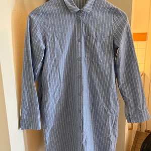 Linen shirt dress with poms - Linen dress with white poms