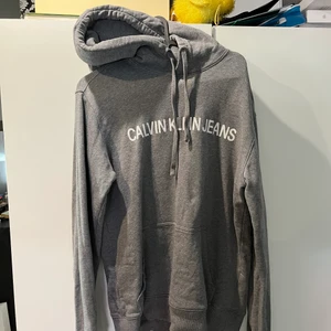 Calvin klein hoodie strl M - Strolek medium, sparsamt användt, fint skick!