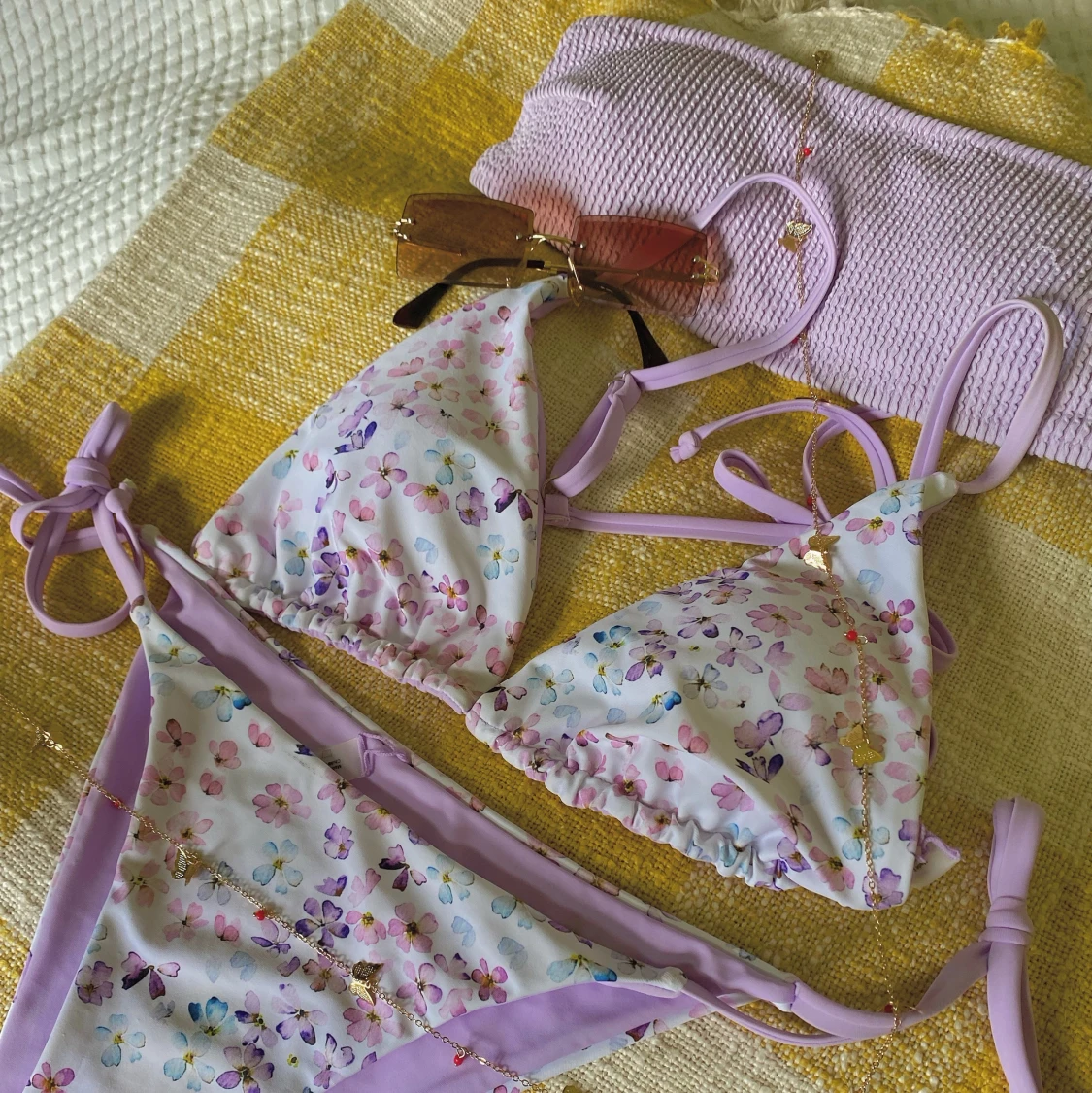 Blommig triangelbikini + bandeutopp