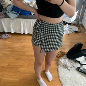 Rutiga shorts/kjol - Fint skick