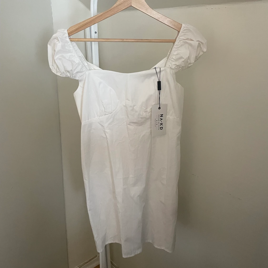 Vit klänning från NA-KD 