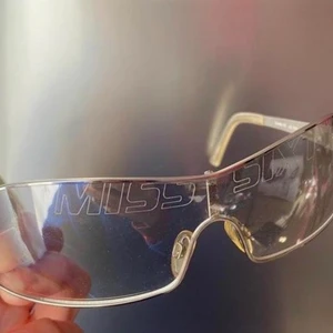 solglasögon miss sixty  - apsnygga miss sixty solglasögon i toppen skick! 