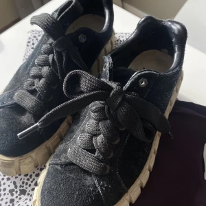 Eytys Odessa Suede - Skit snygga eytys Odessa, perfekta till vår/ Höst💓 Köparen står för frakten💕