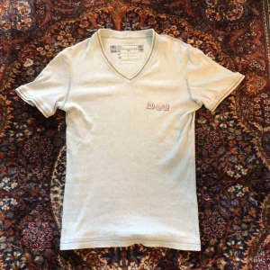 D&G Top - Nice Dolce & Gabbana top som ja säljer åt min brorsa, vill ba få bort så kom m bud🫡