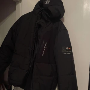 Sail Racing Jacka - Sail Racing Jacka strl S/M (justerbar också i strl) fint skick, 850:- skicka mess för mer info!