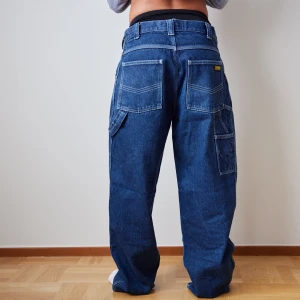 Stora blåkläder jeans - Stora jeans från Blåkläder, det står C 50 på byxan. Funkar som over sized.  