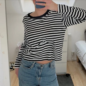 Randig topp - Randigt basplagg👌🏼 Fraktkostnad tillkommer 