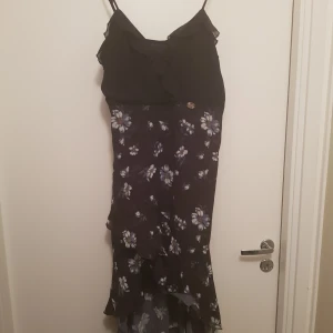 Klänning  - Fin klänning i nyskick 
