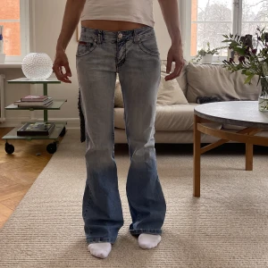 Low waist jens  - Säljer dessa super snygga low waisted jeans💖💖💖💖