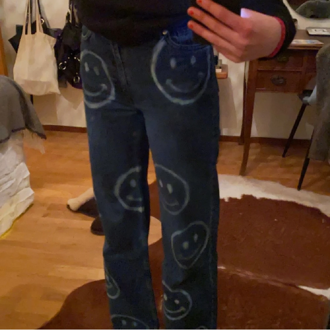 Monki jeans med blekta smileys - 90