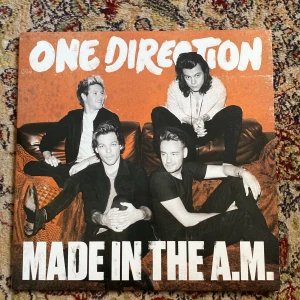 Made in the A.M. Vinyl  - Säljer One directions album ”Made in the A.M.” På vinyl 🙏💓 Skivorna har inga defekter men däremot är det lite skador vid ”öppningen” som jag kan skicka bild på om någon är intresserad 😁 priset är inte inklusive frakt!  