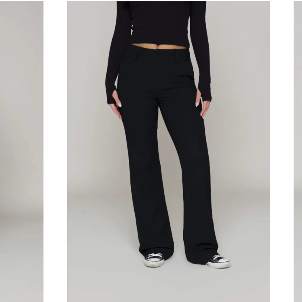 Hej jag säljer mina svarta kostymbyxor från LXA ursnygg passform och sån bra kvalite och även långa modellen på bilden är 175 cm. Dem är helt nya och har prislappen kvar. Nypris på hemsidan är 899kr, vid frågor är det bara att höra av sig💖💖. Jeans & Byxor.