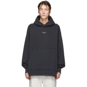 ACNE Studios, reverese logo, limitied edition, Hoodie - Hej säljer min ACNE Studios, reverse logo, limitied edition, Hoodie.  Tröjan är storlek S men sitter som en Large. Den är aldrig använd och lapparna sitter kvar.   Inköpt för ca 2 år sedan, nypris 5100kr!  Kan postas, alternativt hämtas i Majorna, Götebor