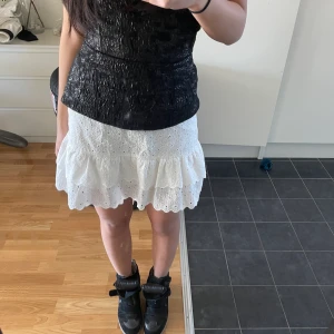 Kjol - Nyskick, jättefin till sommaren. Shorts i kjolen.