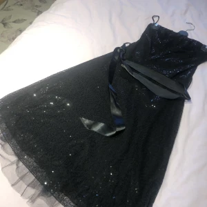 palett klänning - jättefin klänning använd en gång inget slitage 