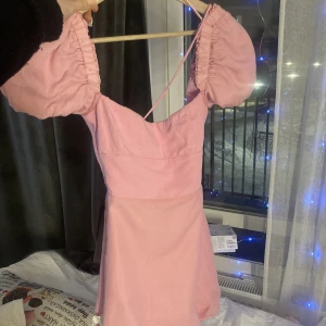 Zara klänning - Klänning från zara, använd en gång 