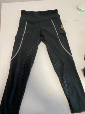 Maya delorez  - Säljer nu mina Maya delorez byxor i storlek xs.Bra skick!