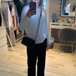 Väska - Assnygg väska från zara, kostade 400kr