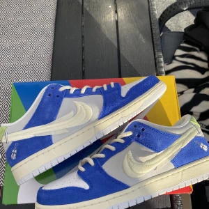 Nike SB dunk low ” Gardenia ”  - - Helt nya, DS  - pris 2499kr exklusive frakt!  - storlek US 10 / EU 44 