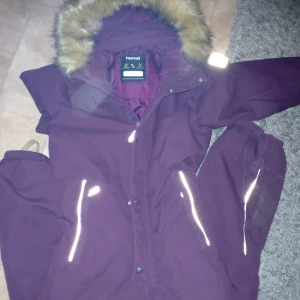 Fin Reima overall. - Reima overall i fint skick. Använd en vinter och sedan varit nedpackad.  Barn overall. 