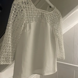 Blus  - Super söt blus 🌸pris kan diskuteras 