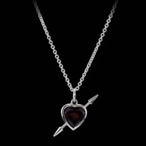 maria nilsdotter - Säljer detta super söta silvriga Maria Nilsdotter halsband i längd 45, tunn kedja!❤️ hör av er om fler frågor, byter även gärna mot annat maria nilsdotter smycke i guld. 