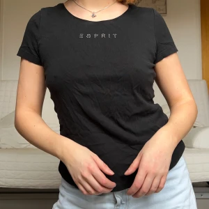 Esprit T-shirt  - Säljer denna söta topp från Esprit med texten i stenar❤️Storleken som står är L och XL, men passar mig som är M bra😊