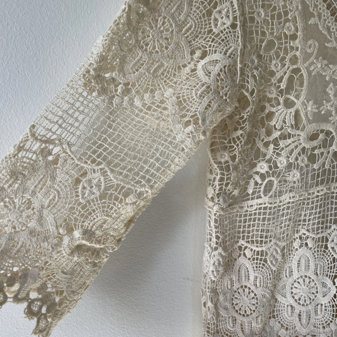 Somrig virkad klänning 🌸 - 90