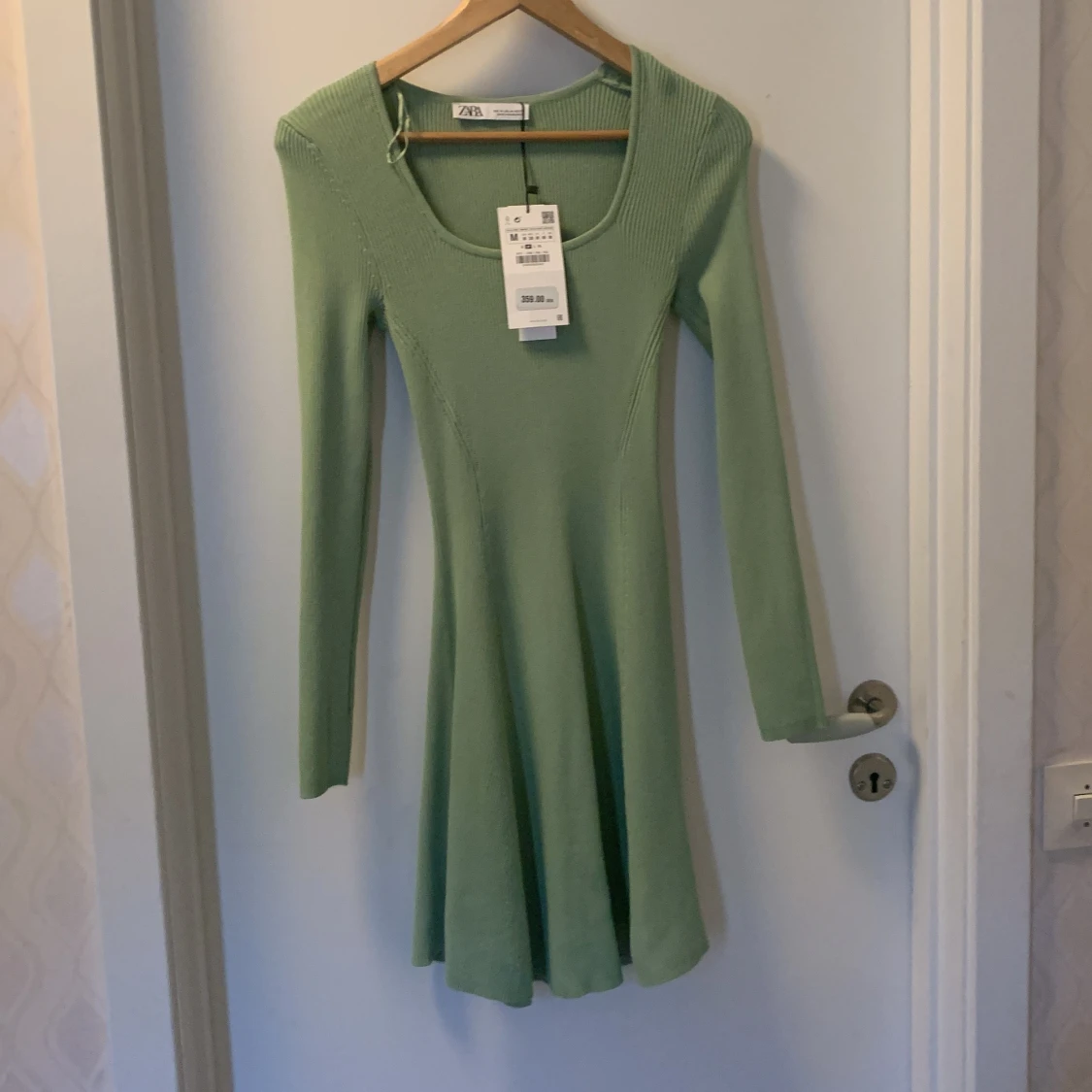 Zara grön klänning 