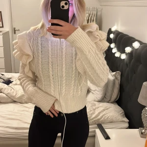 Stickad tröja från Gina tricot  - Säljer denna stickade tröja från gina tricot i storlek xxs men skulle säga en xs möjligtvis S då den är strechig. Andvönd max 10 gånger