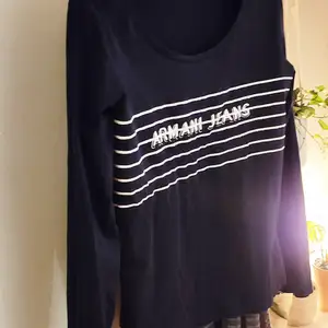 Knappt använd, Armani Jeans Woman. 