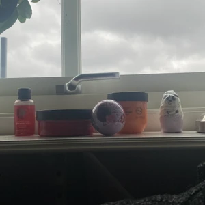 Lite allt möjligt  - Hej, jag säljer allt de hära för 230kr🌸. Lite saker är lite använda✨💕.