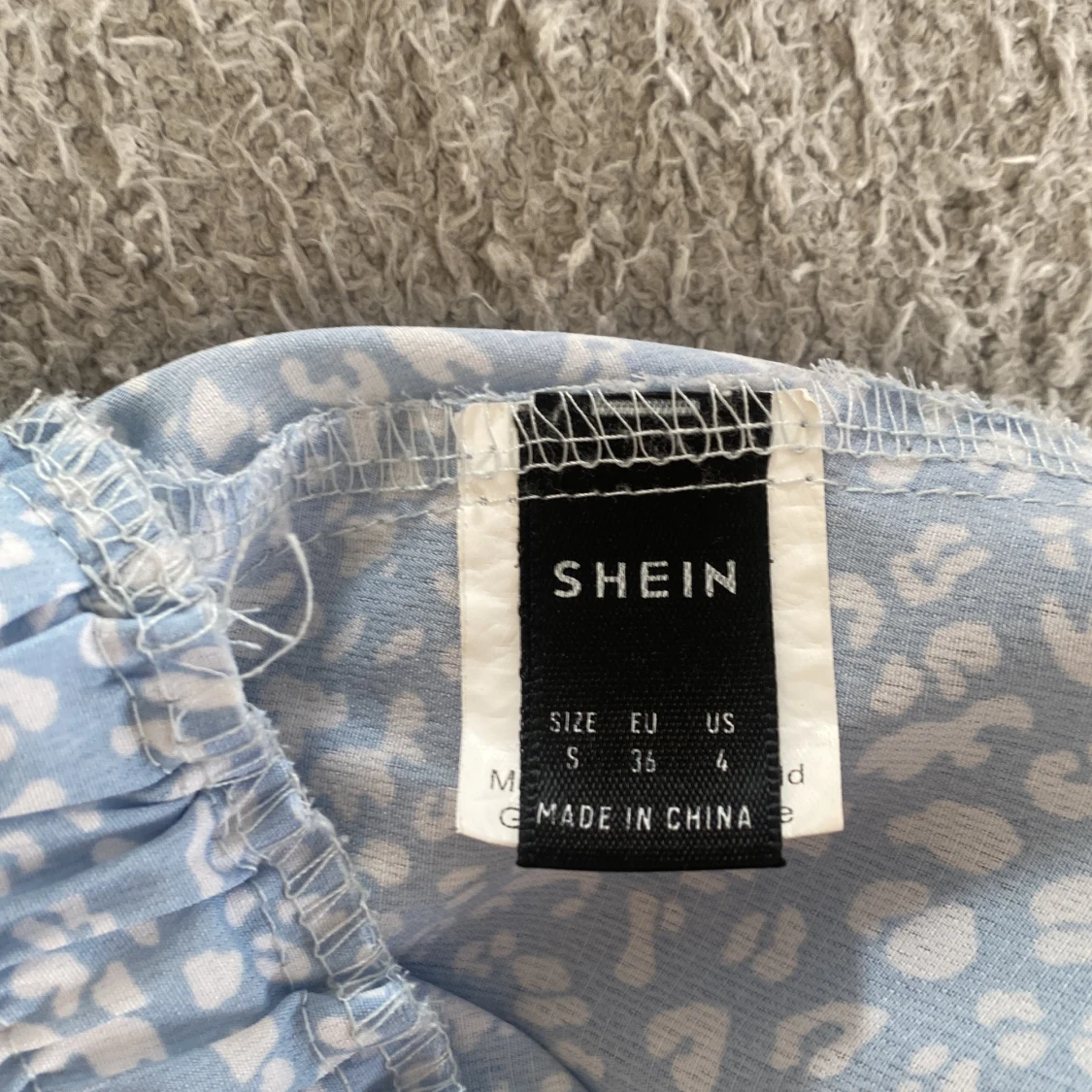 Söt ljusblå shein kjol strl S - 90