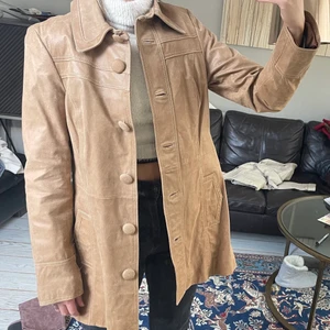 Läderjacka - Beige läderjacka, Lindex storlek 40, gott skick, äkta läder