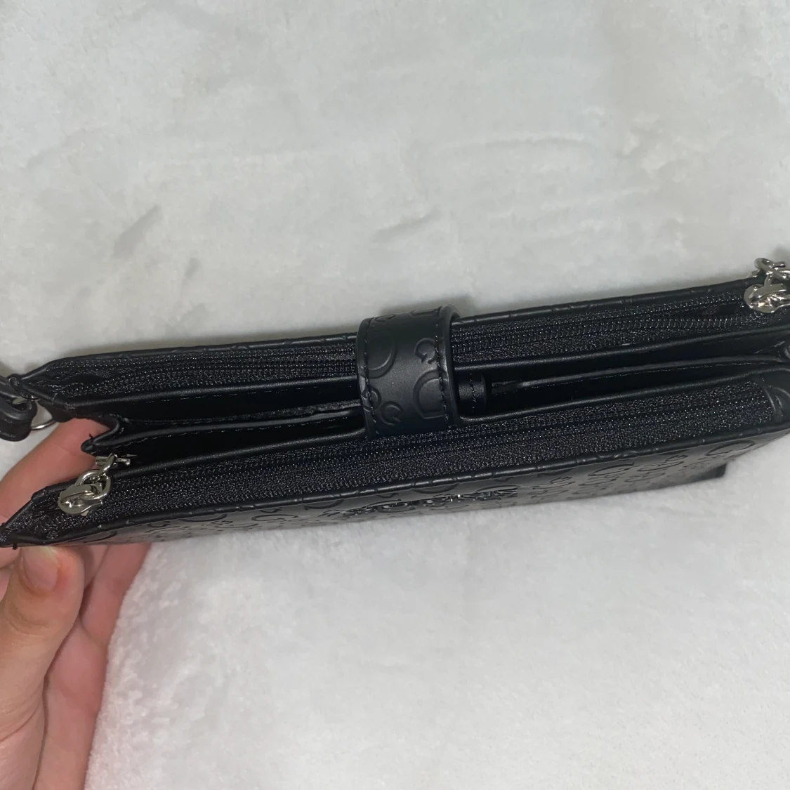 Guess (äkta) plånbok  - 91