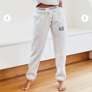 Lounge underwear mjukisbyxor - Jättefina och sköna med knappt använda då de är lite för småa. Nypris 700💕