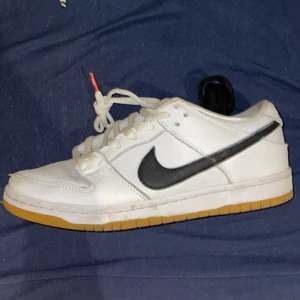 Nike sb dunks  - Storlek 42 har haft på mig de en gång innan men annars har de bara legat 