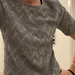 Fest topp - Så fin! Lik missoni💕