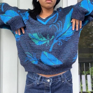 stickad tröja - så mysig tröja med cool design! perfekt nu när det börjar bli kyligare⭐️⭐️