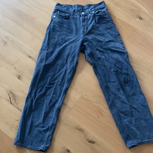 Sweet sktbs big skate grå - säljer ett par knappast använda gråa sweet sktbs big skate köpte på junkyard xs bra skick