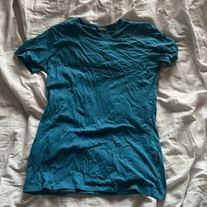 T-shirt - Tischa från märker Clique. Strl S. Säljer för 40kr + frakt 😍(posted 17/09/22)