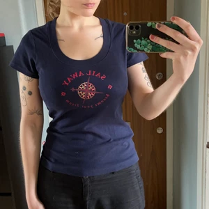 T-shirt - Jättefin stretchig blå t-shirt men jag använder den inte. Möts upp i Stockholm eller skickar mot fraktkostnad <3