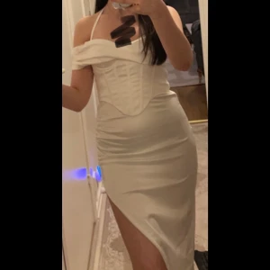 Festklänning - Har bara använt 1 gång