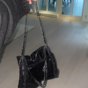 Väska - Skriv för fler bilder!! Fint skick 💖