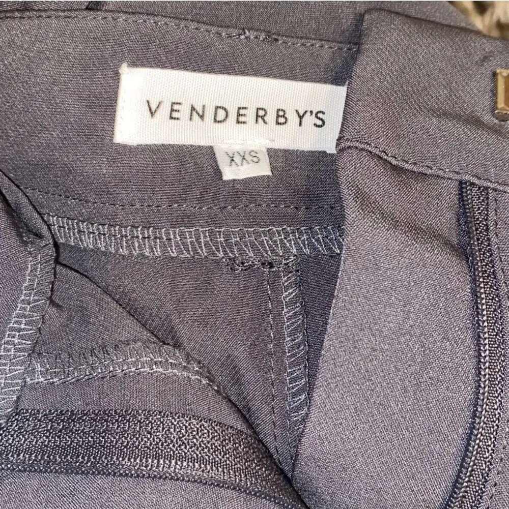 HELT nya kostymbyxor från venderbys, storlek xxs. Aldrig använda. Nypris ca 600. . Jeans & Byxor.