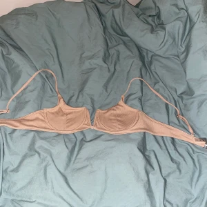 Bikini överdel  - Oanvänd och ny. Fel storlek 